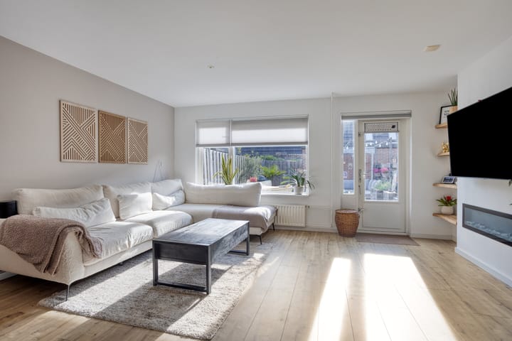 Foto 2 van Melkwit 7