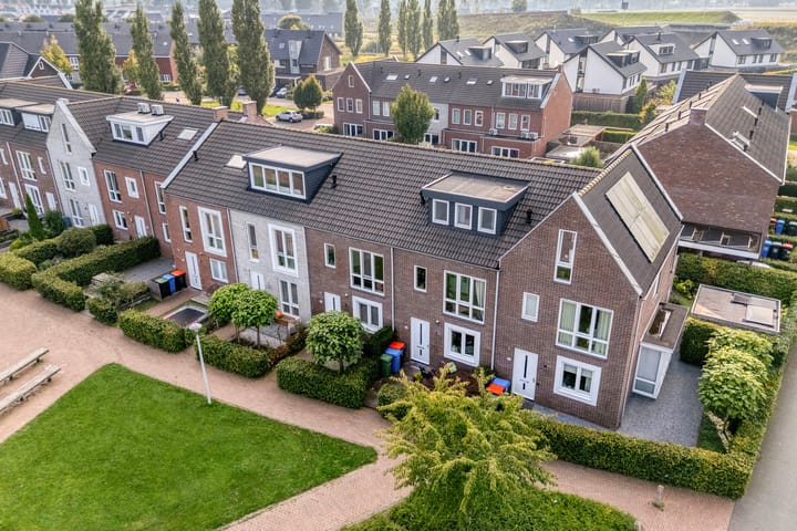 Photo 35 of Toutenburgstraat 18