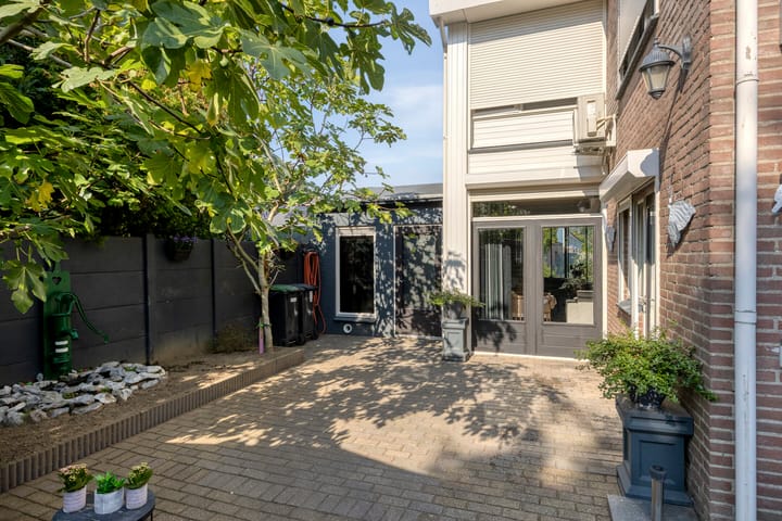 Photo 25 of Gerrit van der Veenstraat 211