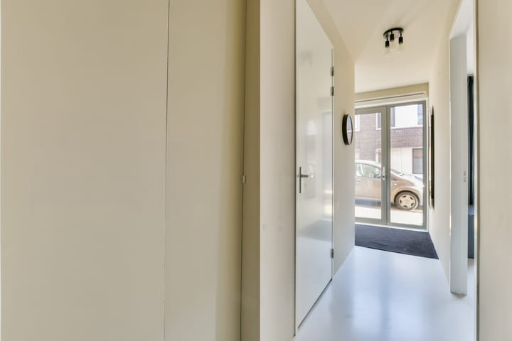 Photo 8 of Hooivletstraat 78