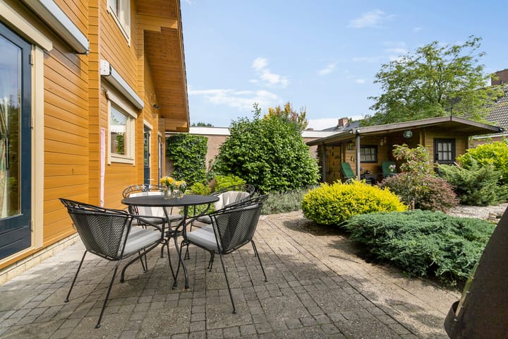 Foto 45 van Den Dries 23