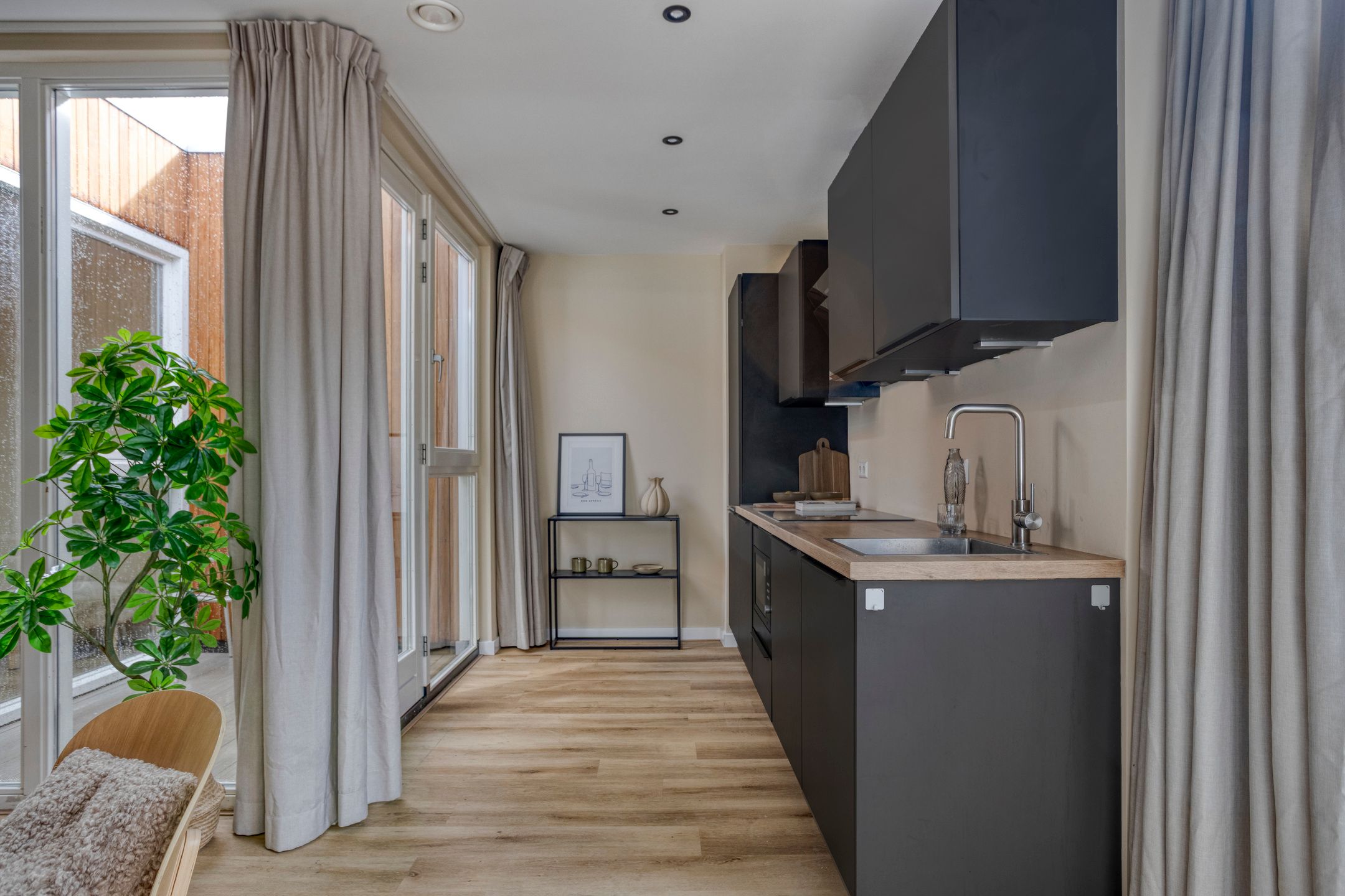 Photo 18 of Julianastraat 15-B