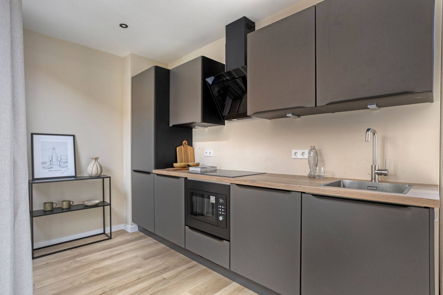 Photo 19 of Julianastraat 15-B