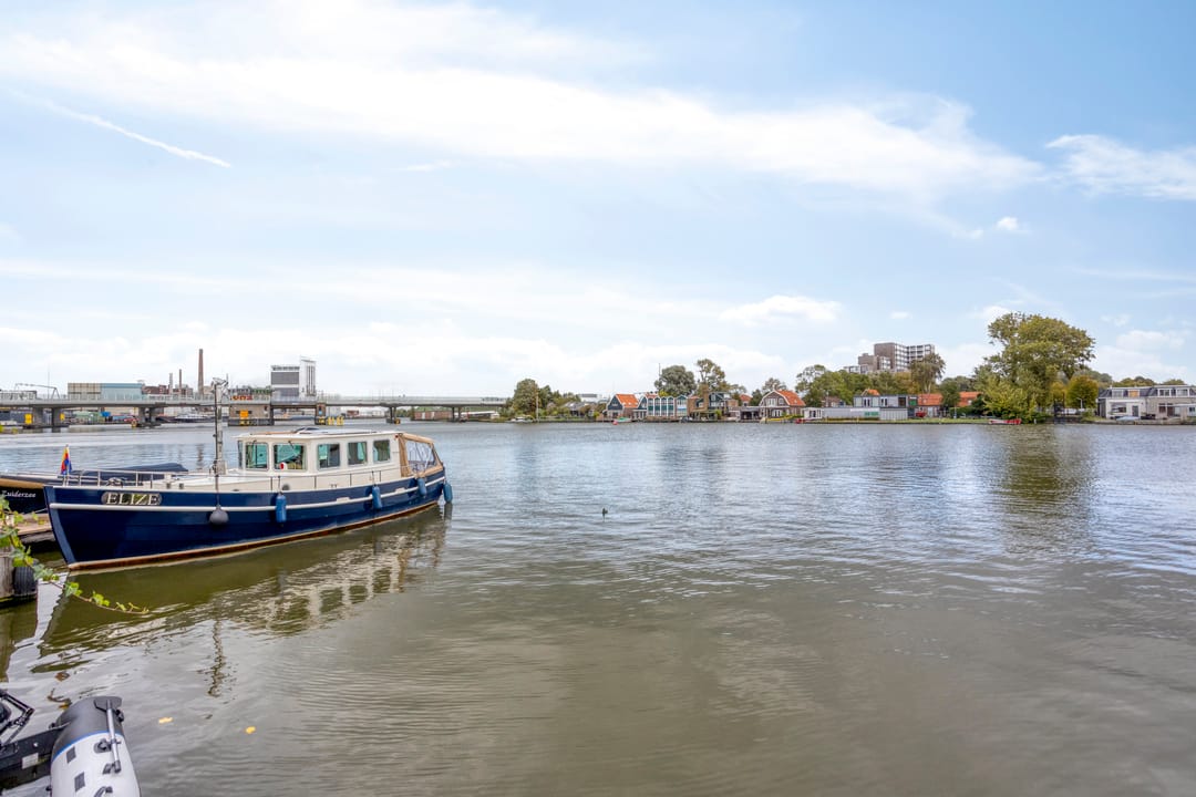 Photo 38 of Julianastraat 15-B