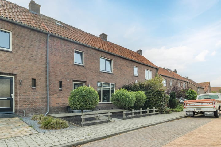 Photo 2 of Van Lockhorstweg 34