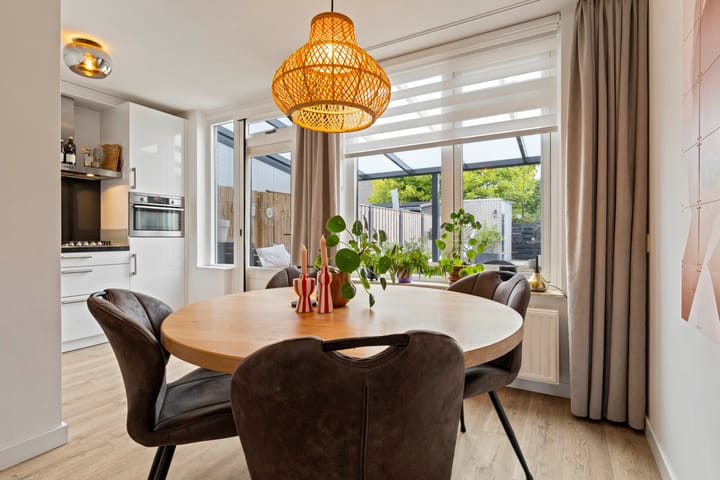 Photo 13 of Van Renessestraat 18