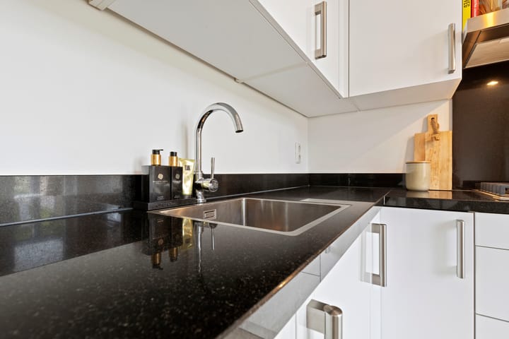 Photo 18 of Van Renessestraat 18