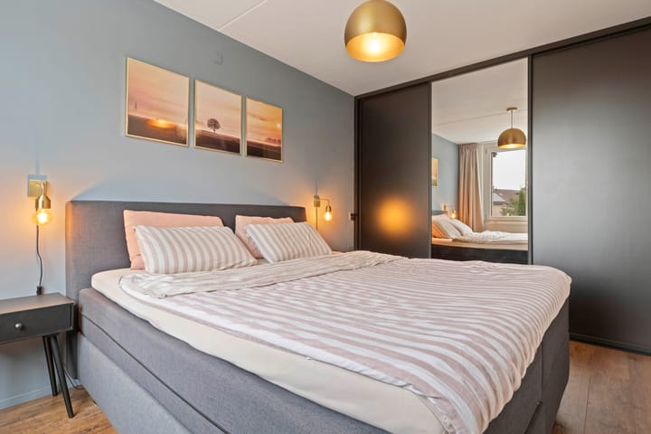 Photo 24 of Van Renessestraat 18