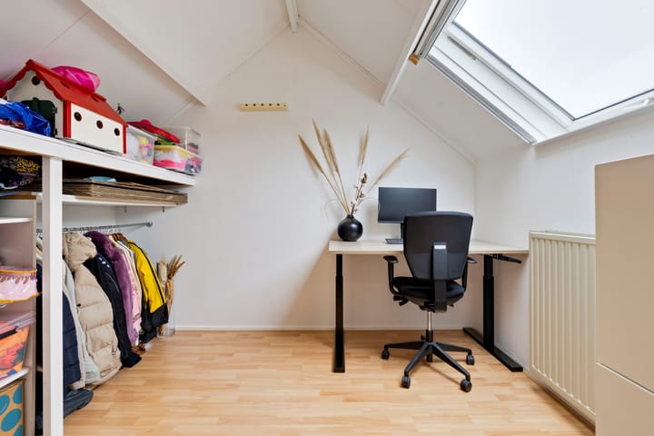 Photo 35 of Van Renessestraat 18