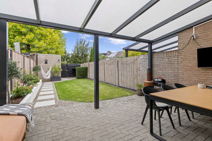 Photo 37 of Van Renessestraat 18