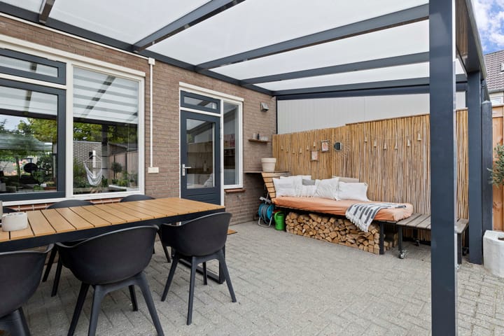 Photo 40 of Van Renessestraat 18