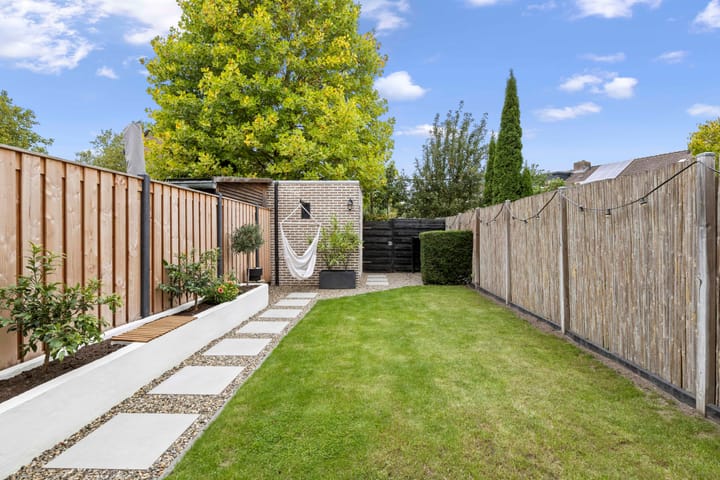 Photo 41 of Van Renessestraat 18