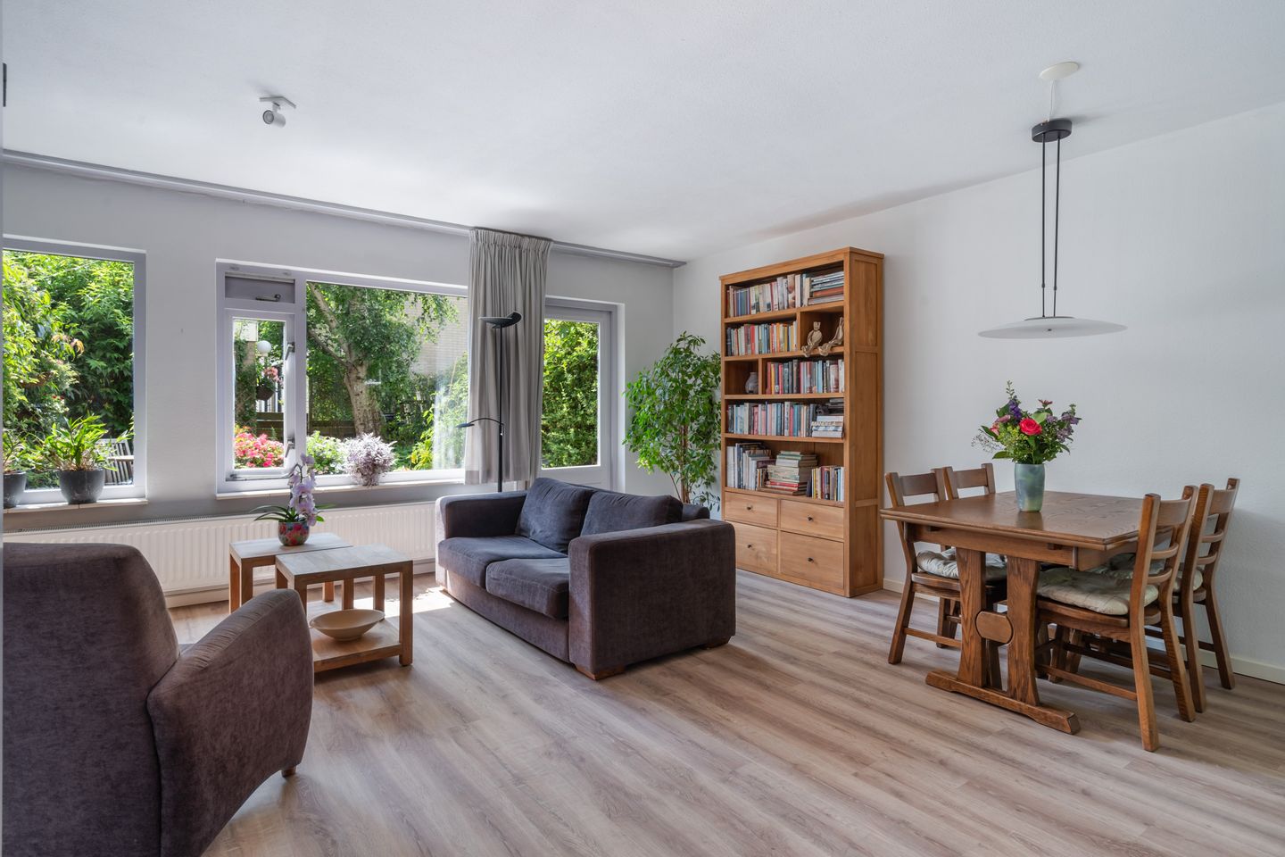 Foto 10 van Weidebloemenlaan 101