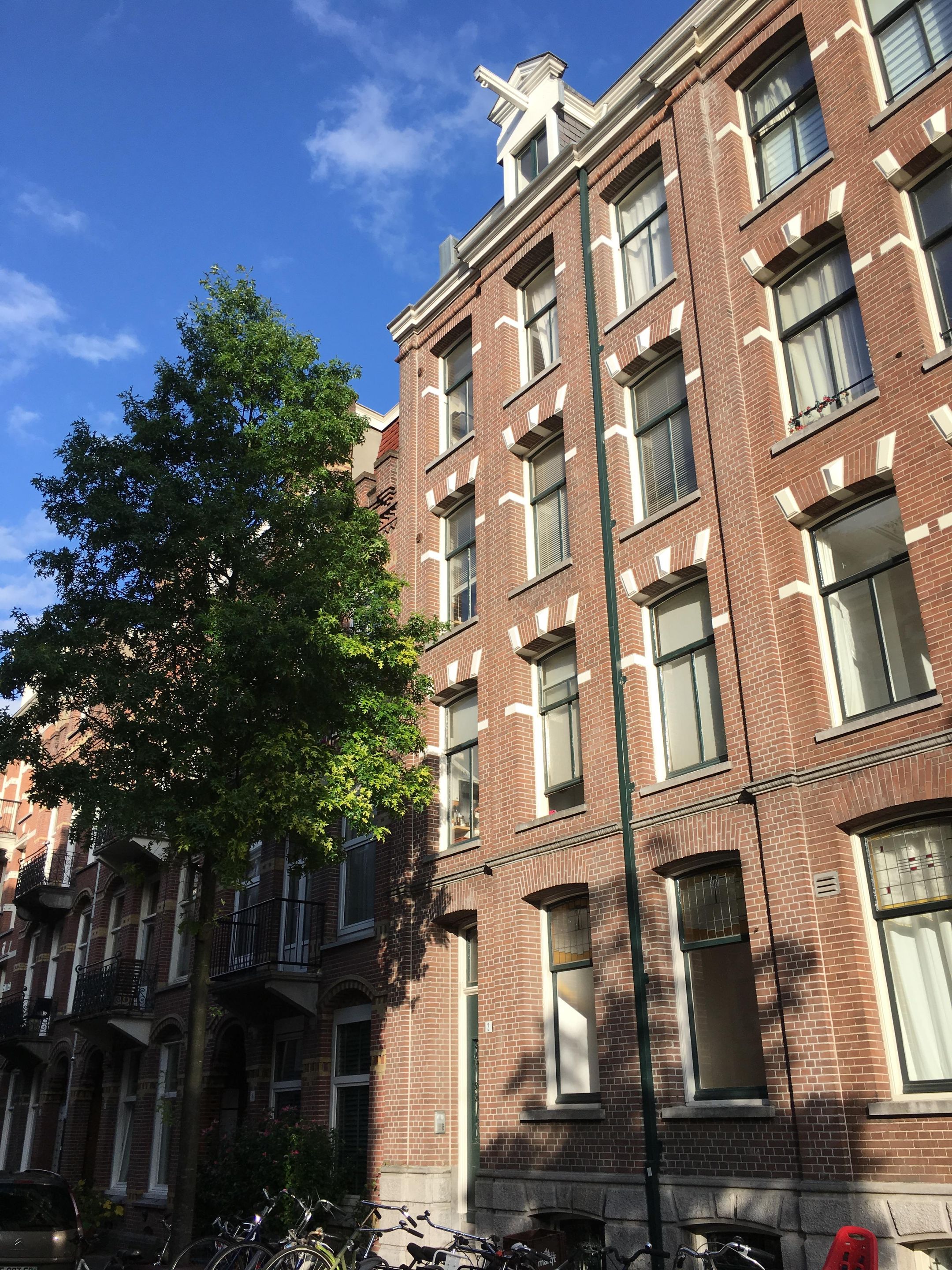 Photo 3 of Derde Helmersstraat 2