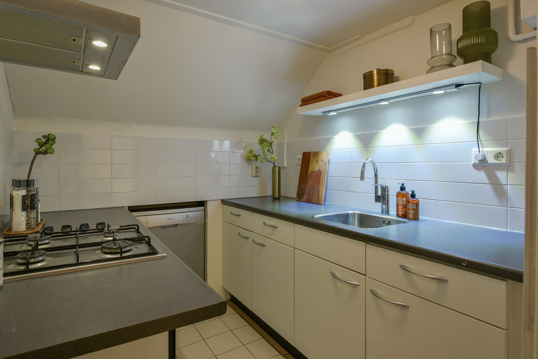 Photo 9 of Derde Helmersstraat 2