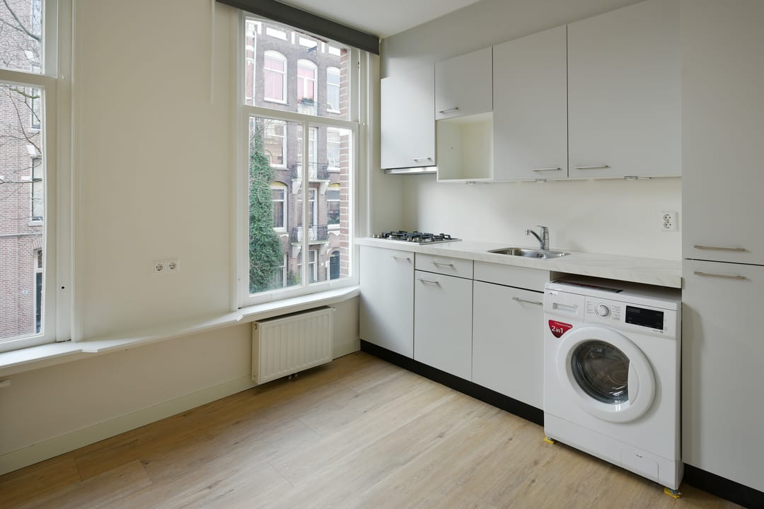 Photo 16 of Derde Helmersstraat 2