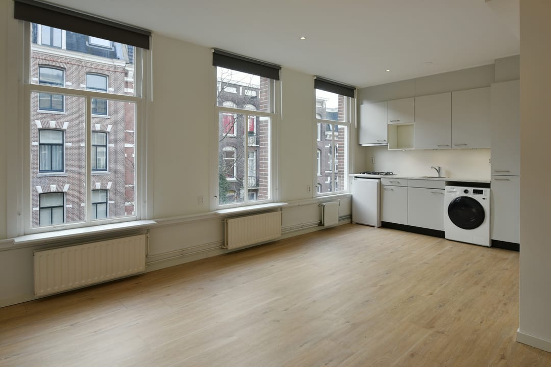 Photo 22 of Derde Helmersstraat 2