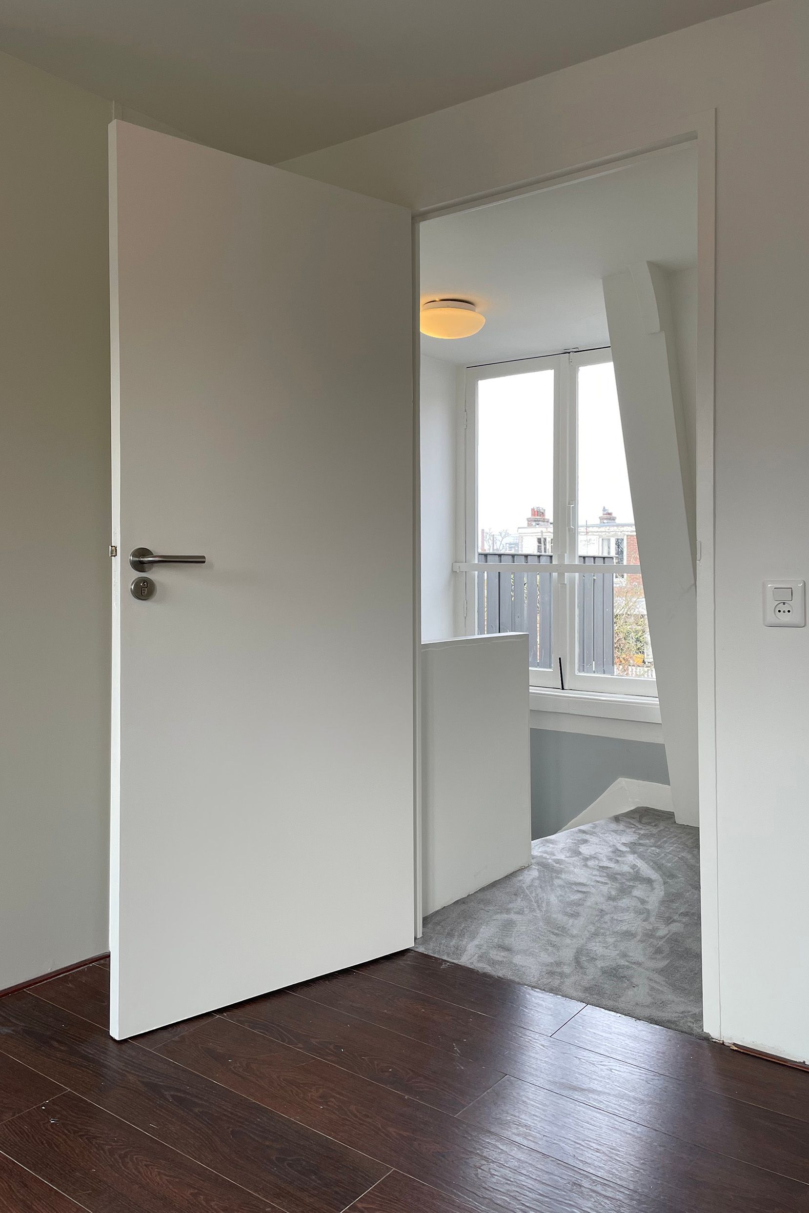 Photo 24 of Derde Helmersstraat 2