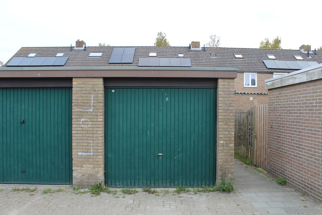 Photo 1 of Nieukerckestraat 24-A