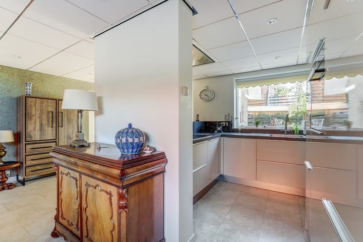 Photo 9 of Hertog van Saxenlaan 11