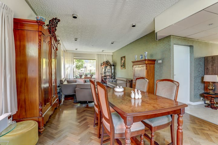 Photo 16 of Hertog van Saxenlaan 11