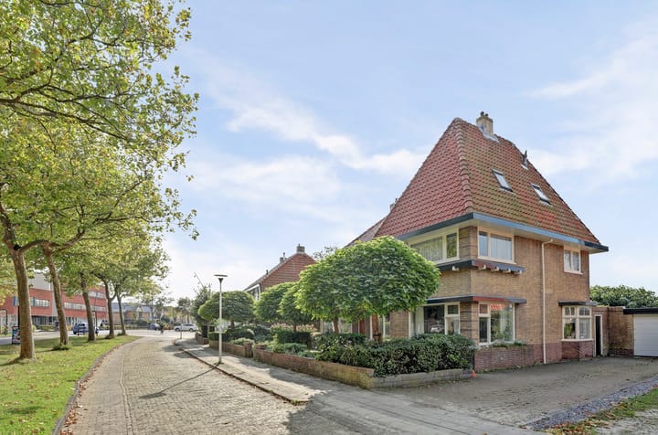 Photo 39 of Hertog van Saxenlaan 11