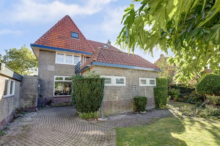 Photo 40 of Hertog van Saxenlaan 11