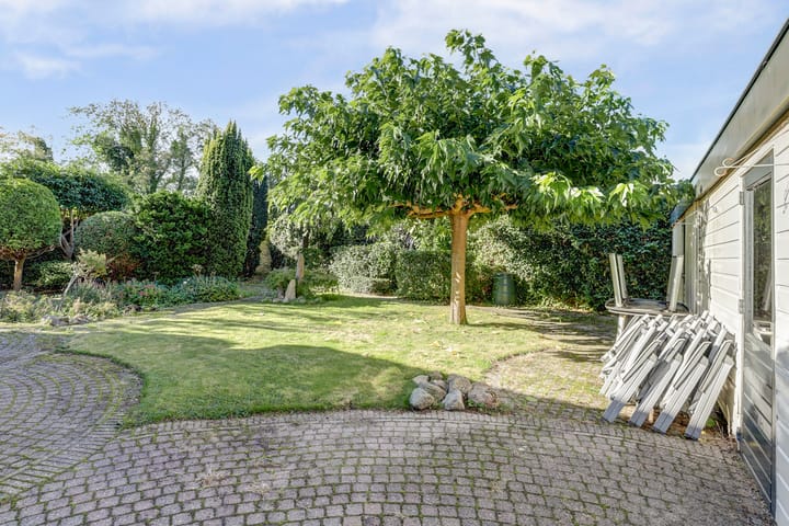 Photo 45 of Hertog van Saxenlaan 11