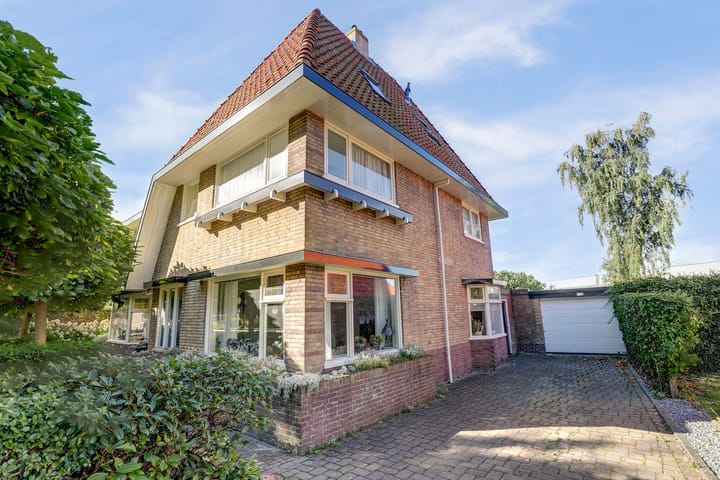 Photo 46 of Hertog van Saxenlaan 11