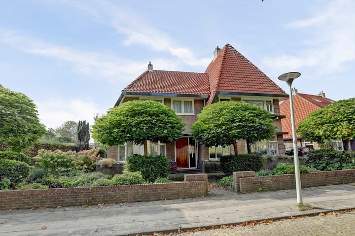 Photo 49 of Hertog van Saxenlaan 11