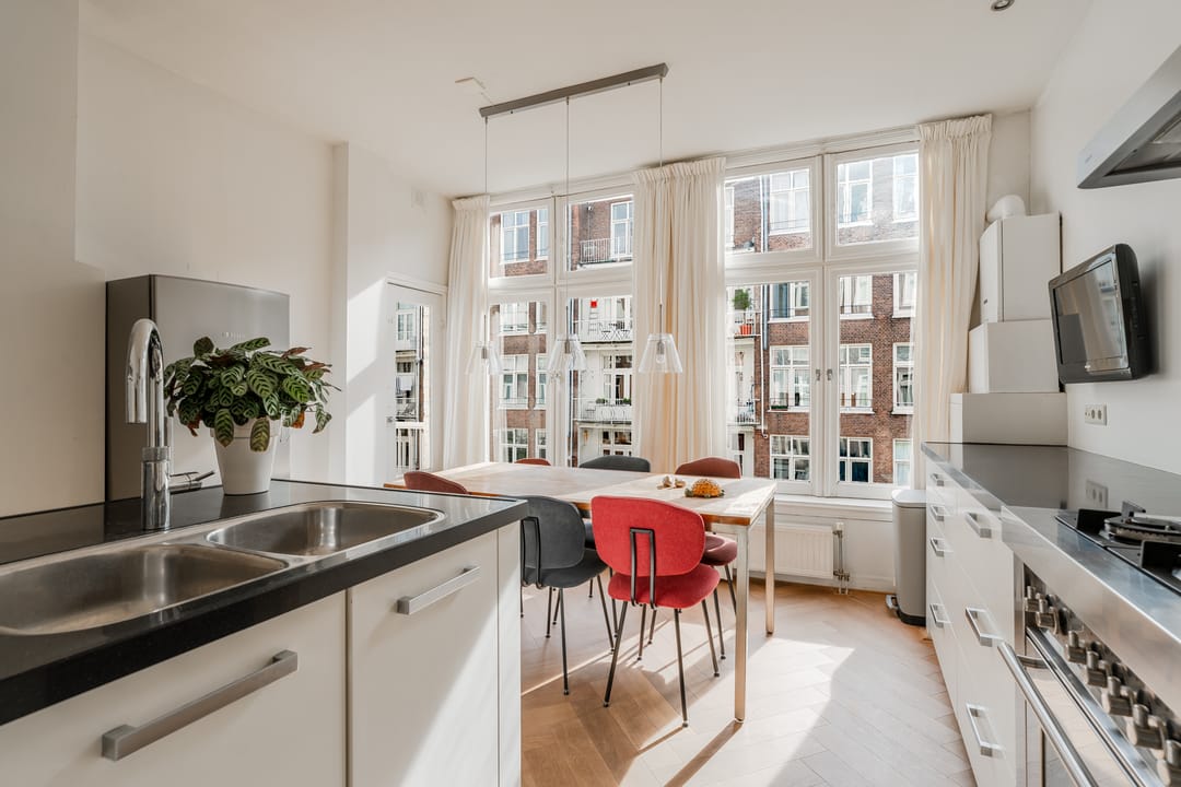 Photo 32 of Brederodestraat 75-2