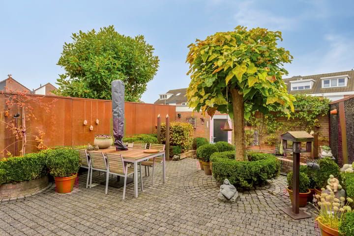 Foto 26 van Bisschop Eraclesplein 13