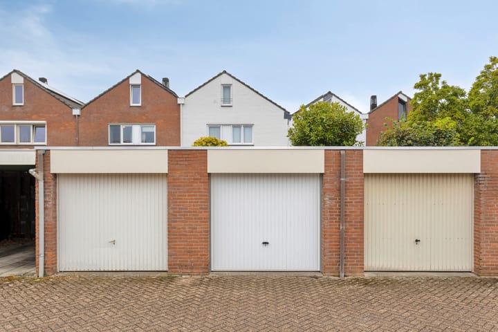 Foto 30 van Bisschop Eraclesplein 13