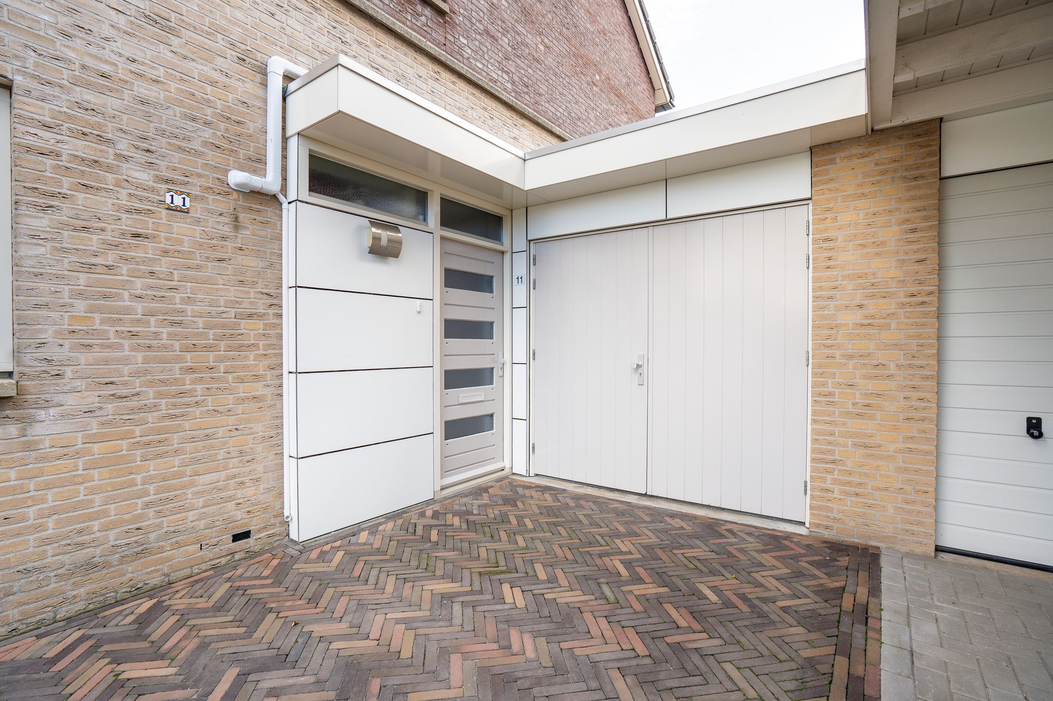 Photo 6 of Burgemeester van Mourikstraat 11