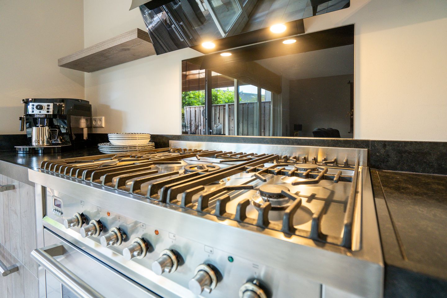 Photo 19 of Burgemeester van Mourikstraat 11