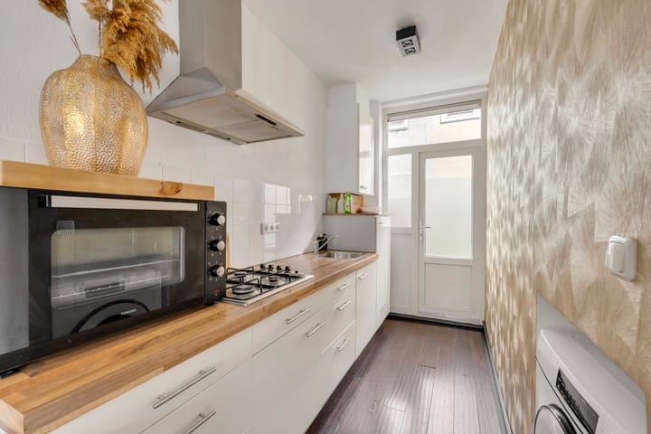 Photo 11 of Houtstraat 18