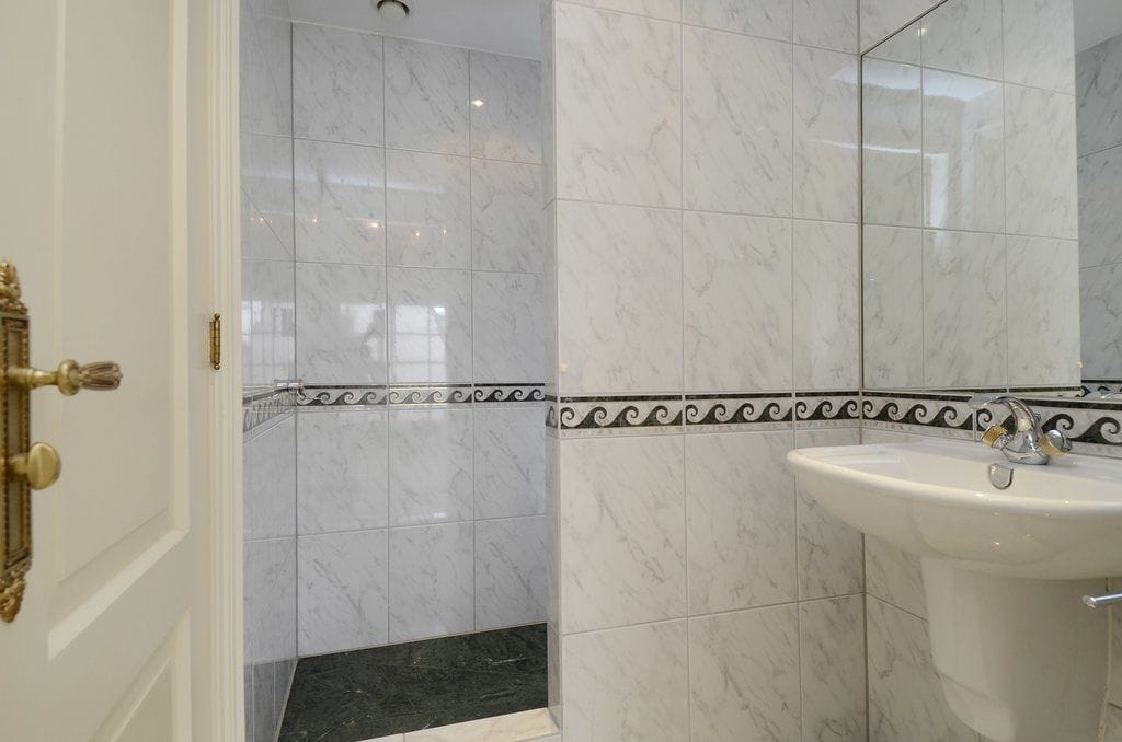 Photo 19 of Zeestraat 54-F