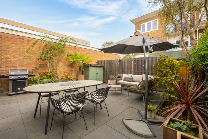 Photo 2 of Helmholtzstraat 65-H