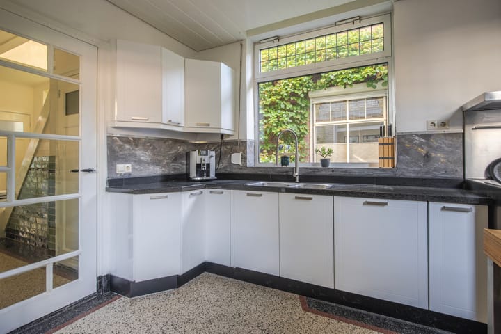 Foto 12 van Stationsplein 18