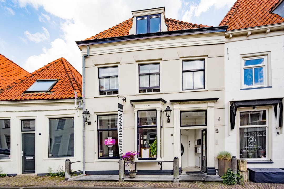 Foto 1 van Bloemendalsestraat 5-B