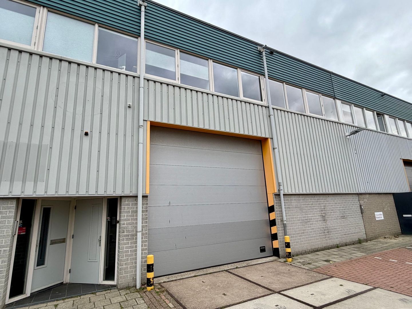 View photo 2 of Hendrik Figeeweg 5-C