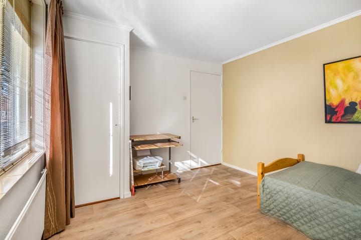 Photo 21 of Prins Hendrikweg 13-A