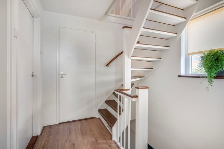 Photo 25 of Prins Hendrikweg 13-A