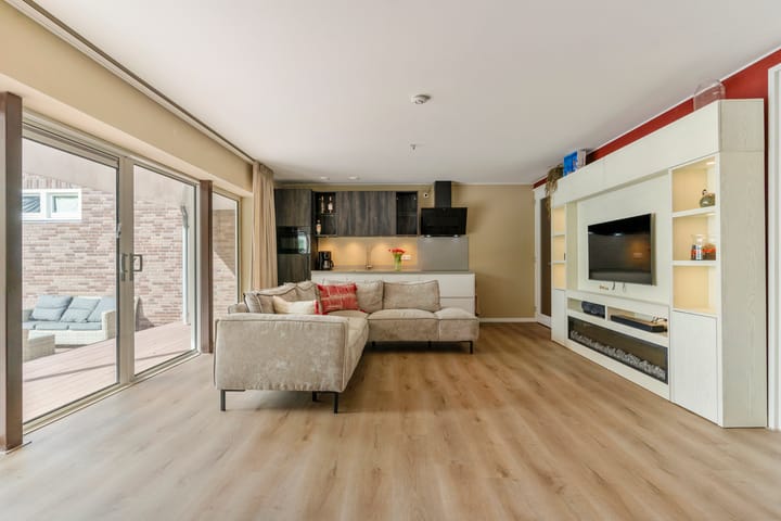 Photo 2 of Merwestraat 59