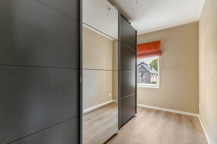 Photo 17 of Merwestraat 59