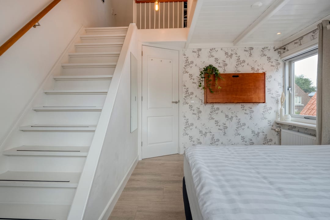 Foto 32 van Van Haeringenstraat 53