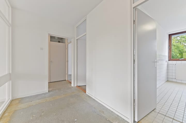 Photo 10 of Roland Holstlaan 996