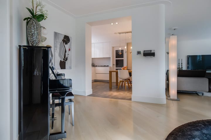 Foto 16 van Anton Deenplein 17