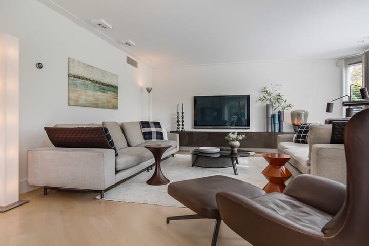 Foto 19 van Anton Deenplein 17