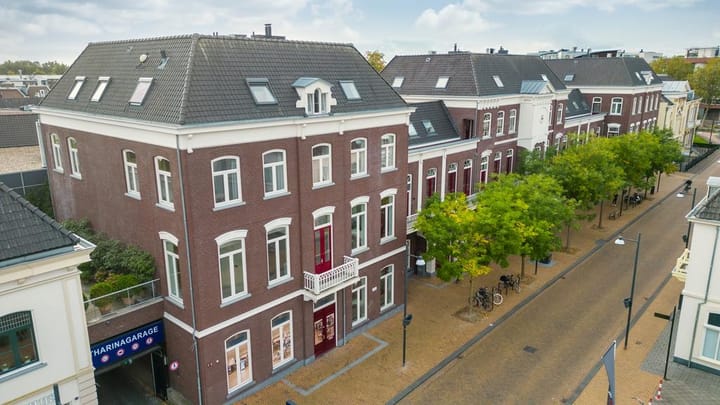 Photo 5 of Burgemeester van Nispenstraat 5-A04